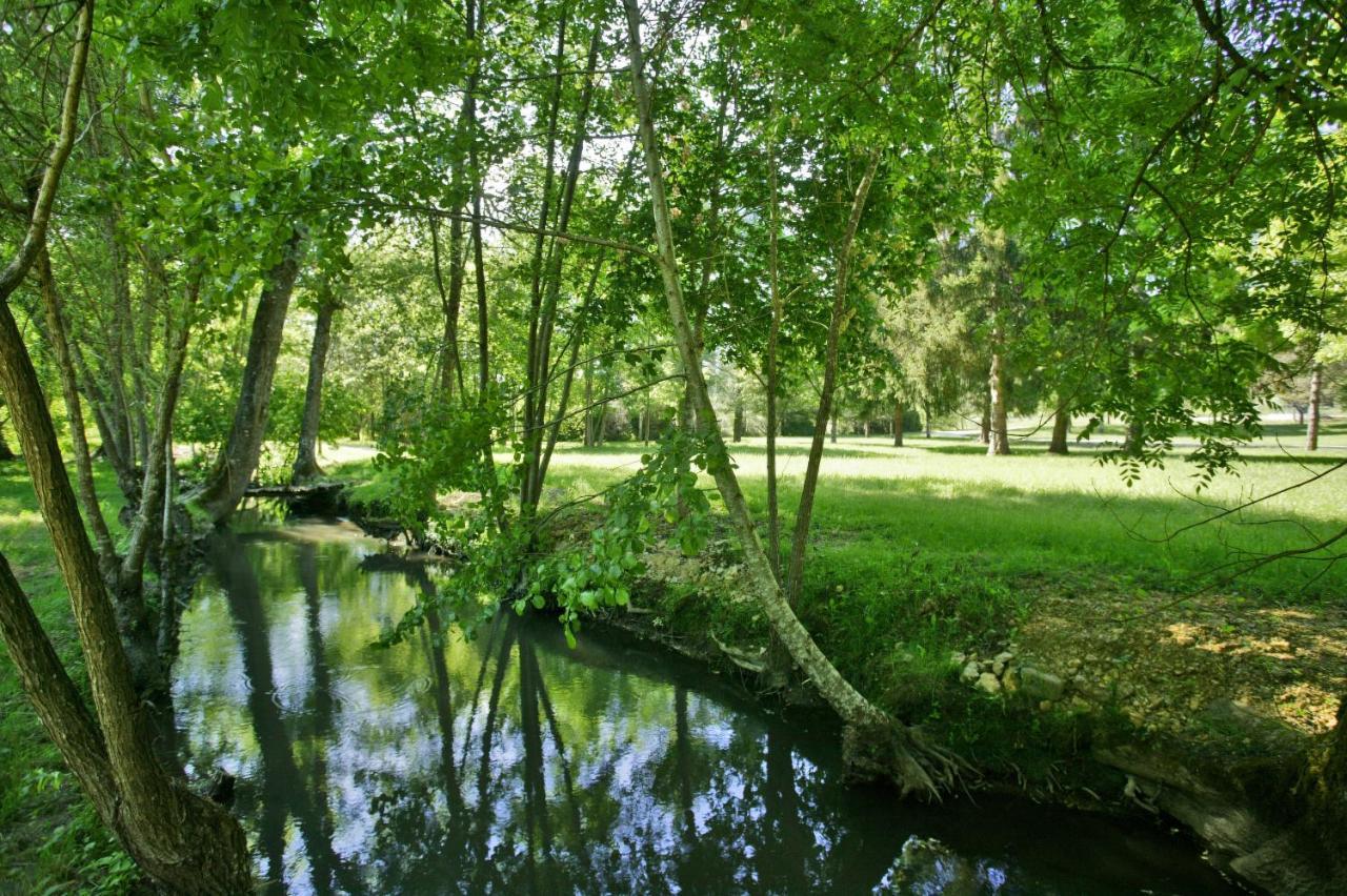 Le Moulin De Mitou Hotel Auriac-du-Périgord Kültér fotó